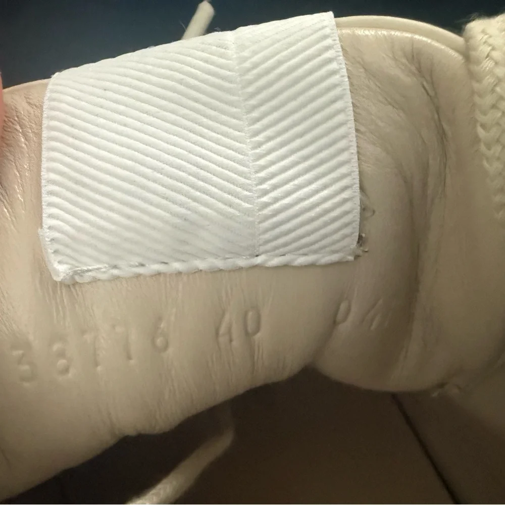 Brand New Gucci(WMNS) Gucci Kawaii Rhyton Leather Sneakers 'Cream White' Size 10